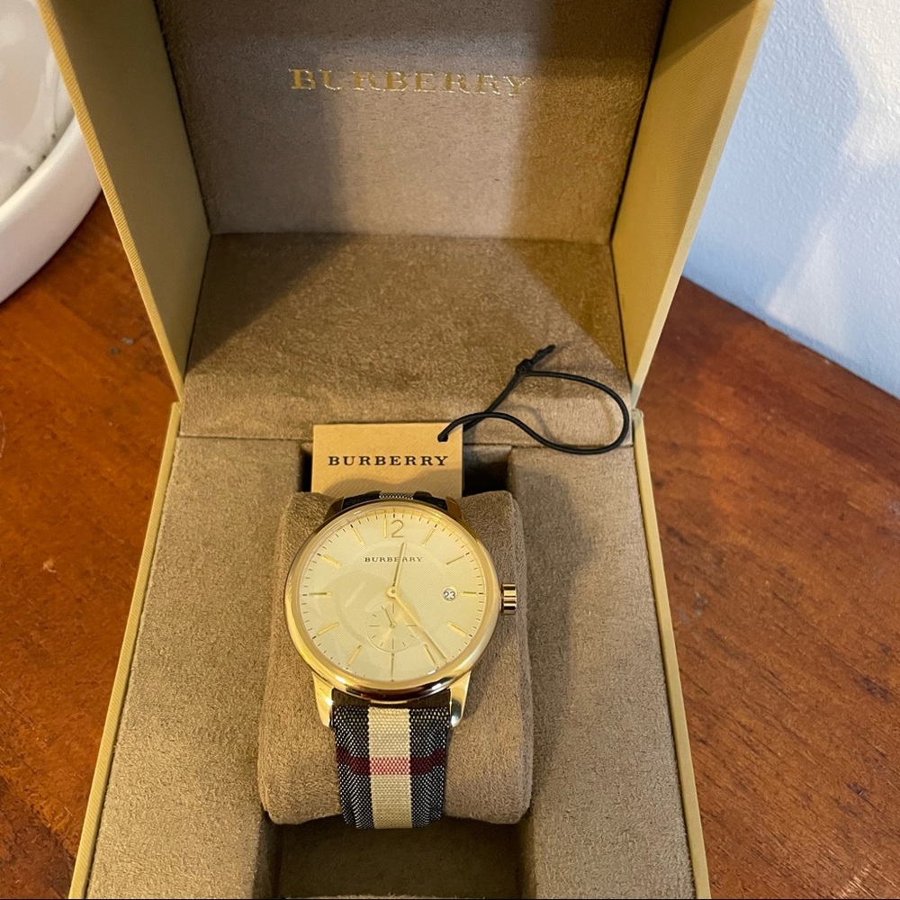 Burberry Watch Classic Round BU10001